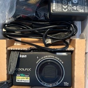 Nikon Cool Pix S6200 Camera 10x Wide, Black